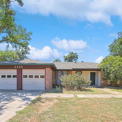 1200 Tobie Layne St, Benbrook, TX 76126