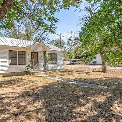 1202 29 Th St, Hondo, TX 78861