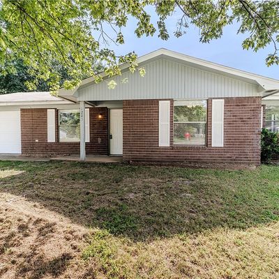 1205 Henegar Dr, Siloam Springs, AR 72761