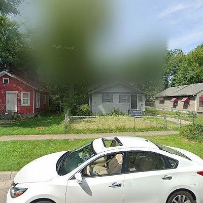 1064 Bishop Ave, Benton Harbor, MI 49022