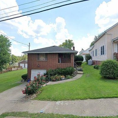 1065 Bruce St, Washington, PA 15301