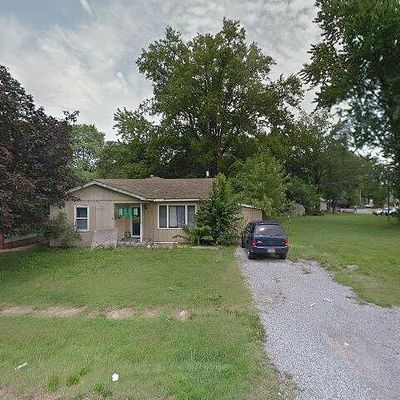 107 W Park St, Benton, IL 62812