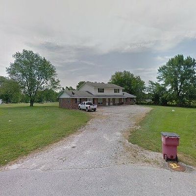 108 Chevychase Ln, New Bloomfield, MO 65063