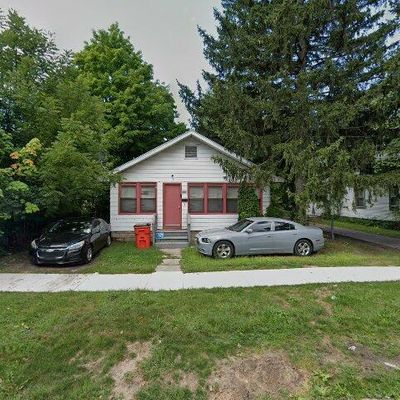 1086 Lavette Ave, Benton Harbor, MI 49022