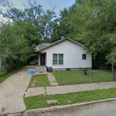 1090 Pavone St, Benton Harbor, MI 49022