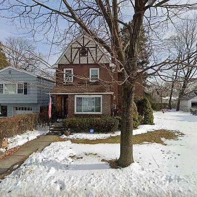 1097 Summit Ave, Teaneck, NJ 07666