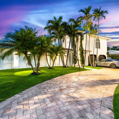 11 Castle Harbor Is, Fort Lauderdale, FL 33308