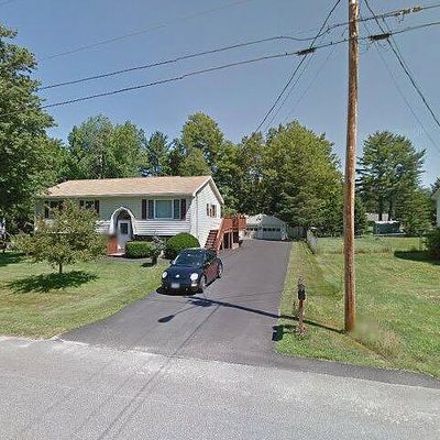 11 Dumas St, Lisbon Falls, ME 04252