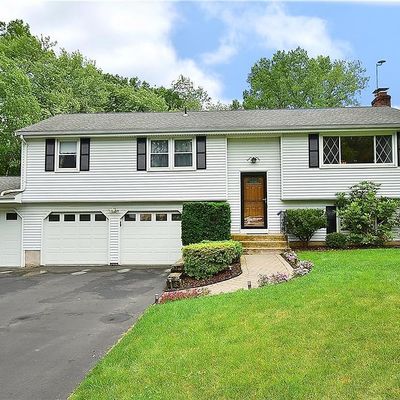 11 Grant Cir, Windsor, CT 06095