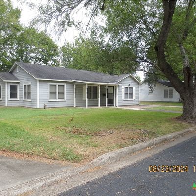 1103 Du Pont Ave, Victoria, TX 77901