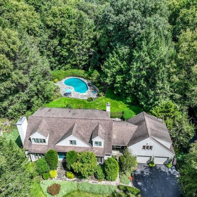 13 Deerfield Rd, Brookfield, CT 06804