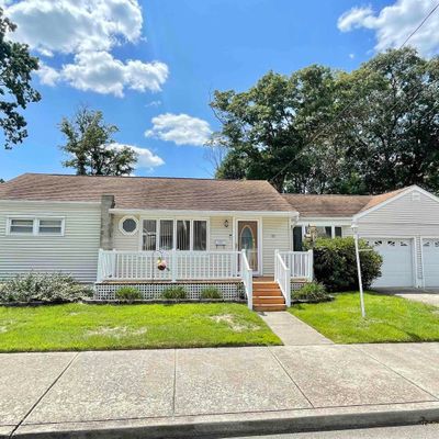 13 Locust Dr, Northfield, NJ 08225