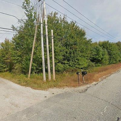 13 Woodside Dr, Mechanic Falls, ME 04256