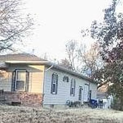 130 W Green St, Lindsborg, KS 67456