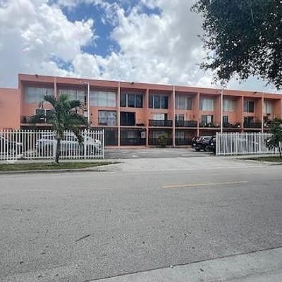 1300 W 47 Th Pl #216 B, Hialeah, FL 33012