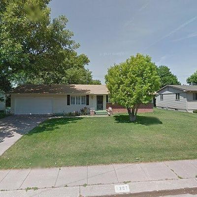 1307 Apache Ave, Hastings, NE 68901