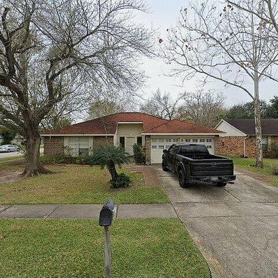 131 Meadow Bend St, League City, TX 77573