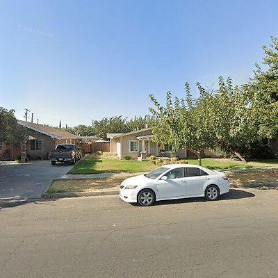 1331 1/2 D St, Reedley, CA 93654