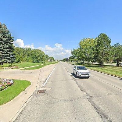 13439 Forest Ridge Blvd, Sterling Heights, MI 48313