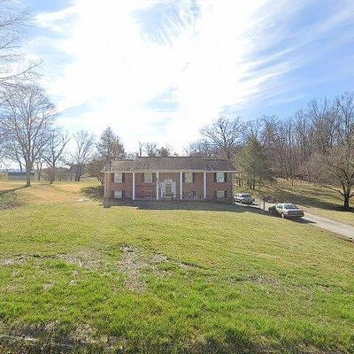 135 Circle Dr, Surgoinsville, TN 37873