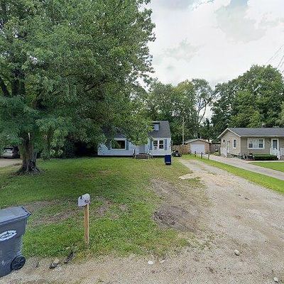 138 Hampton Rd, Benton Harbor, MI 49022