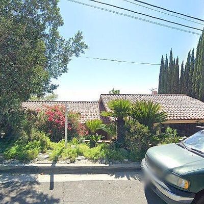 1394 Edgehill Pl, Pasadena, CA 91103