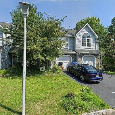 14 Hunt Ct, Tinton Falls, NJ 07753