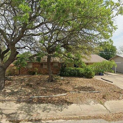 140 Village Dr, Kerrville, TX 78028