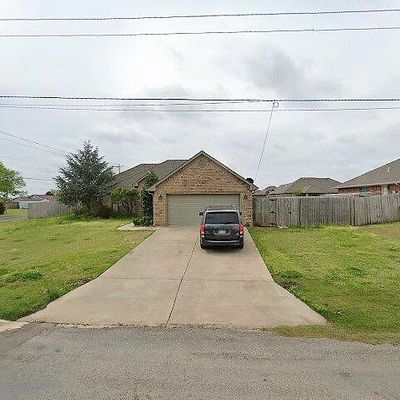 1216 1 St St, Elgin, OK 73538