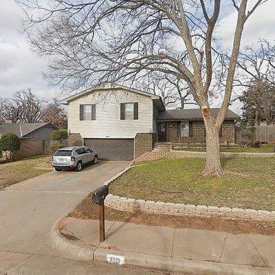 1221 Briarwood Dr, Edmond, OK 73034