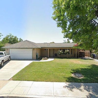 124 Keats Ave, Clovis, CA 93612