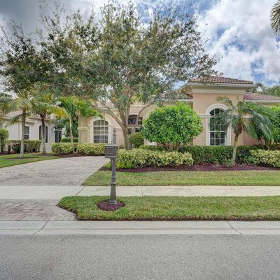 126 Porto Vecchio Way, Palm Beach Gardens, FL 33418