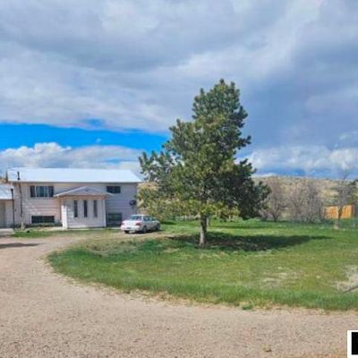 127 N Monkey Rd, Glenrock, WY 82637