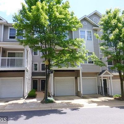 12777 Fair Briar Ln, Fairfax, VA 22033