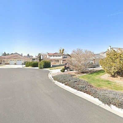 12780 Amberwood Ln, Victorville, CA 92395