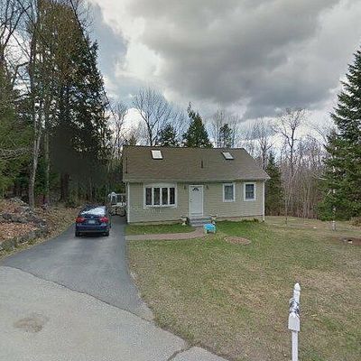 15 June Ave, Lewiston, ME 04240