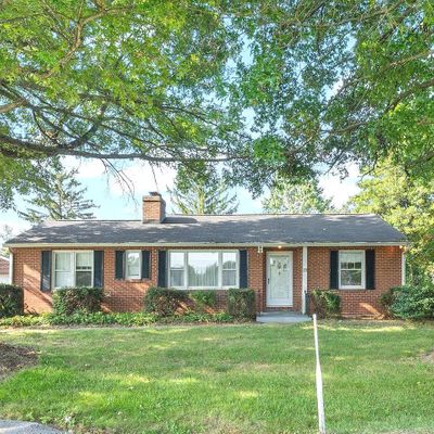 15 Pleasant Valley Rd, Westminster, MD 21158