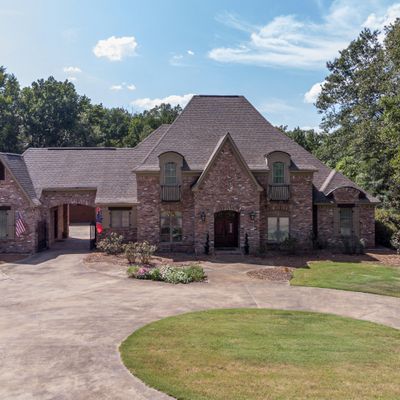 150 Bellewood Dr, Clinton, MS 39056