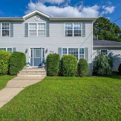 1527 Berkeley Ave, Beachwood, NJ 08722