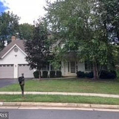 15284 Surrey House Way, Centreville, VA 20120