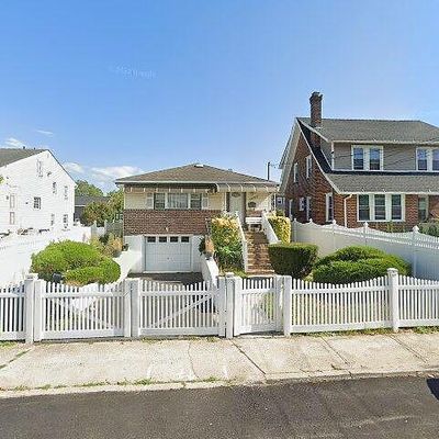 1540 Dunbar St, Far Rockaway, NY 11691