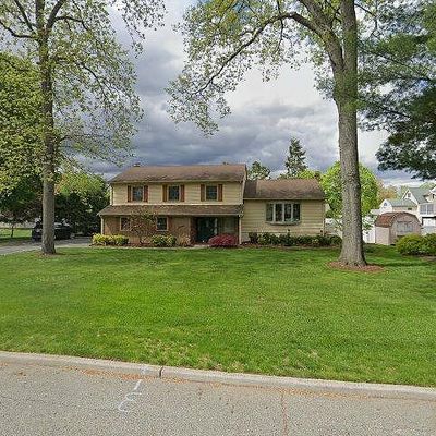 16 Daria Dr, Pequannock, NJ 07440