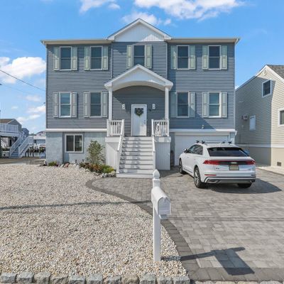 16 Willard Dr, Manahawkin, NJ 08050