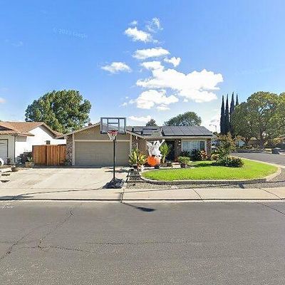 1614 Olivewood Ave, Manteca, CA 95336