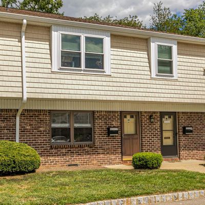 1402 Silver Ct, Hamilton Square, NJ 08690