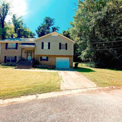 141 Sterling Dr, Bessemer, AL 35023