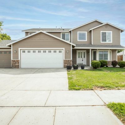 1411 Julia Ave, Sunnyside, WA 98944