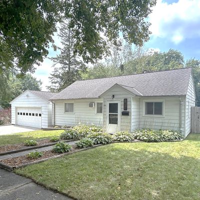 1413 Baxter Ave N, Glencoe, MN 55336