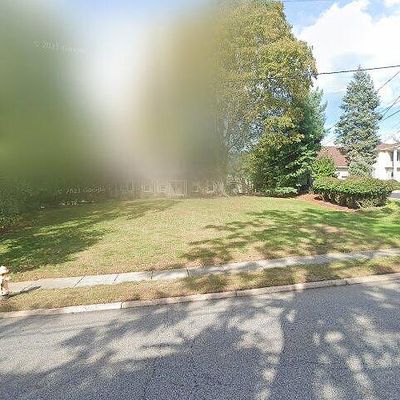 1415 Ratzer Rd, Wayne, NJ 07470