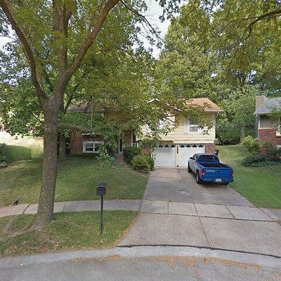 1428 Farmington Ct, Saint Louis, MO 63146